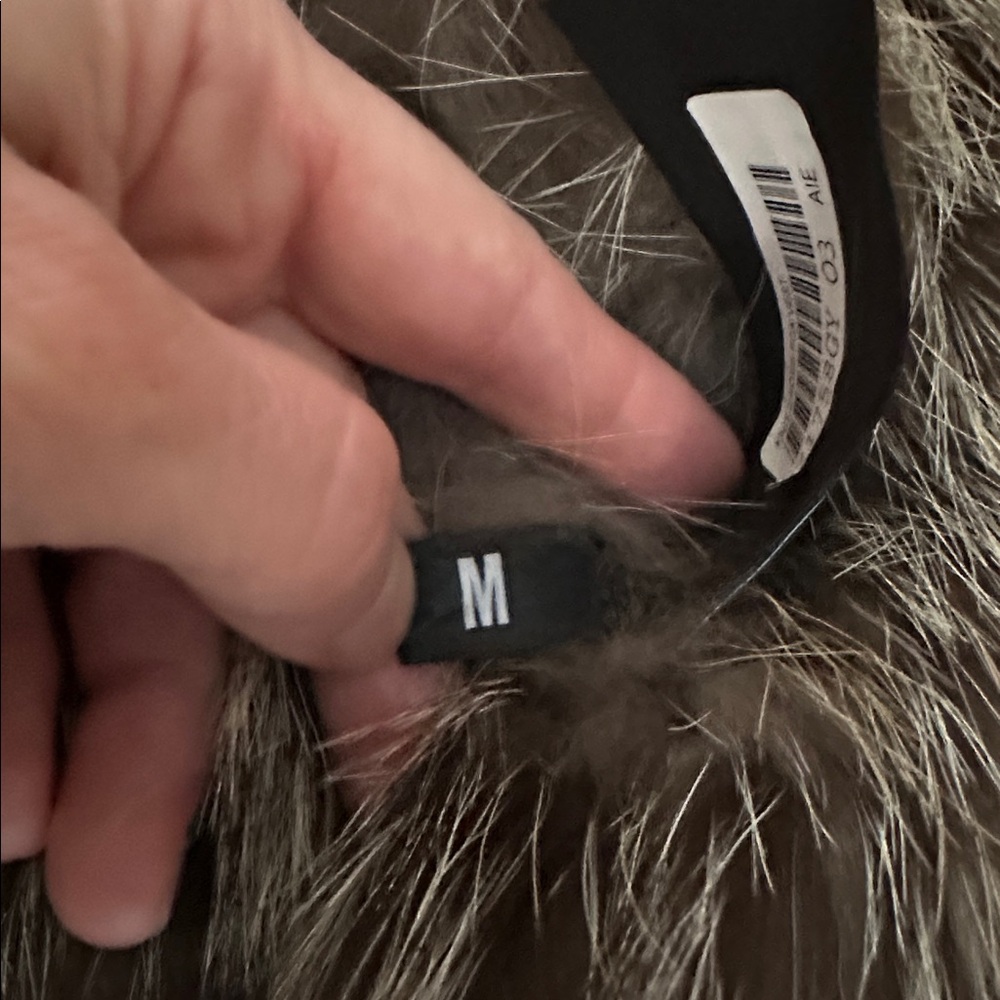Cropped Real Fox Fur Vest - Picture 5 of 6